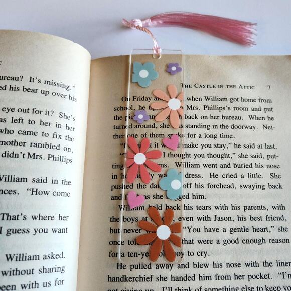 Daisy Flowers Print Bookmark Acrylic Durable Pink Coquette Bookish Gift For Her - Picture 2 of 8